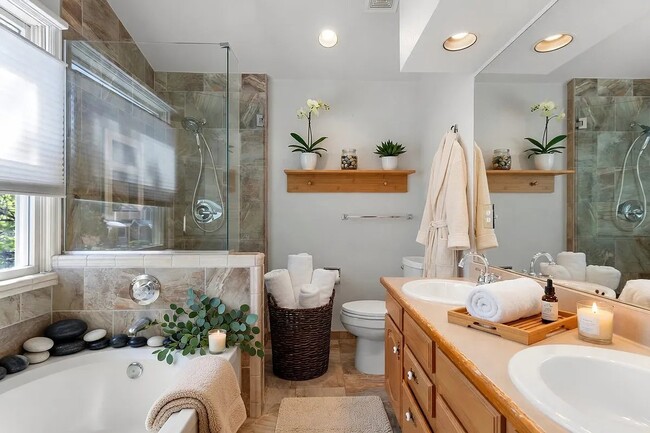 Building Photo - 2567 E 124th Pl