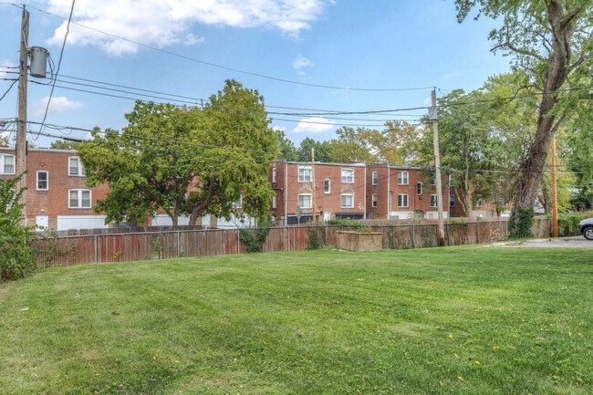 Building Photo - 6415 Cates Ave