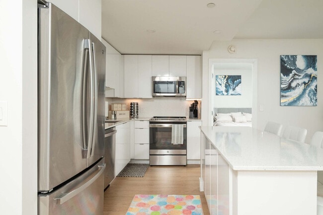 Building Photo - 677-679 Washington Street-GO ID1322145P