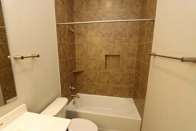 Building Photo - 5511 Mesa Ests Dr