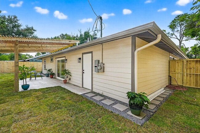 Building Photo - 4030 Woodshire St