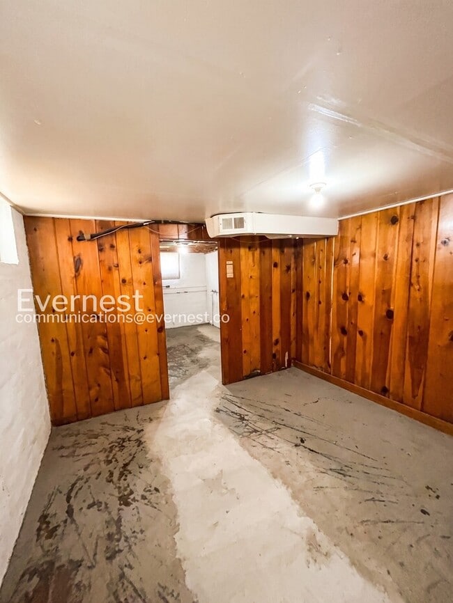 Building Photo - 5546 Floy Ave