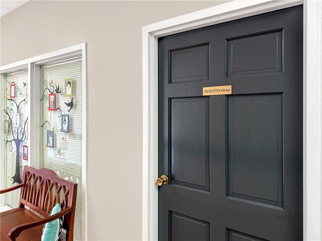 Building Photo - 475 Mount Vernon Hwy NE