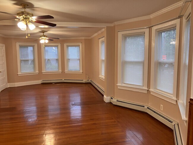 Building Photo - 39 7th St