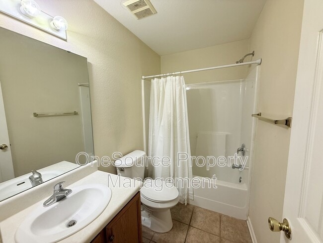 Building Photo - 2738 W Tharpe St