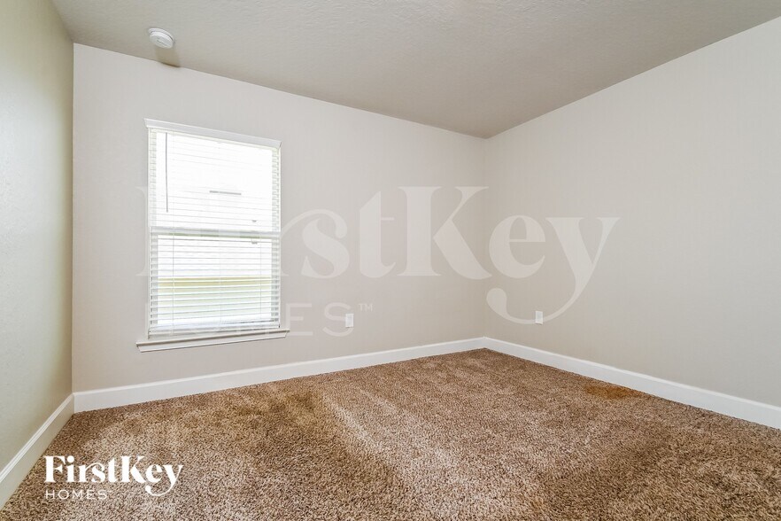 Building Photo - 243 Brookshire Dr