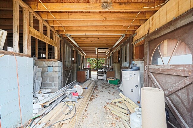 Building Photo - 257 Southlawn Ave