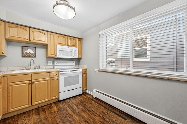Building Photo - 985 Corona St