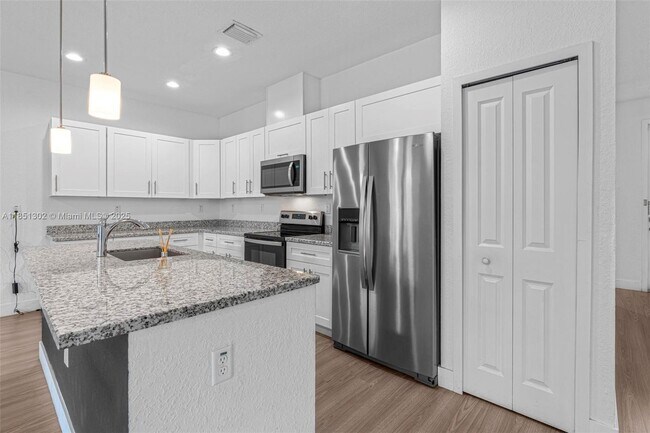 Building Photo - 21465 SW 125th Psge