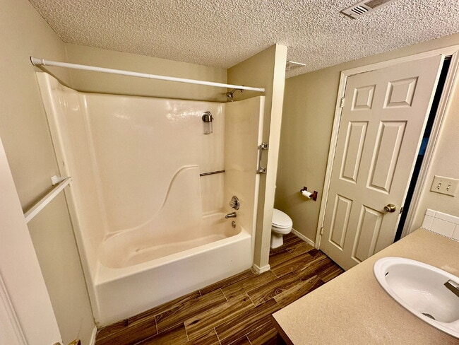 Building Photo - 3507 W Beechwood Dr