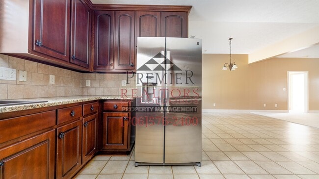 Building Photo - 9 Greyhawk Ct
