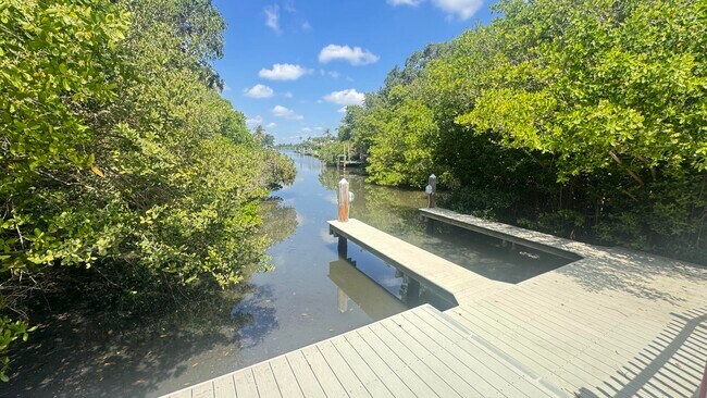 Building Photo - 1727 Jimmy Buffett Mem Hwy