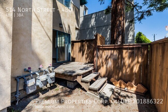 Building Photo - 514 North St