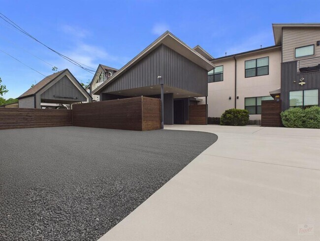 Building Photo - 4402 Mt Vernon Dr