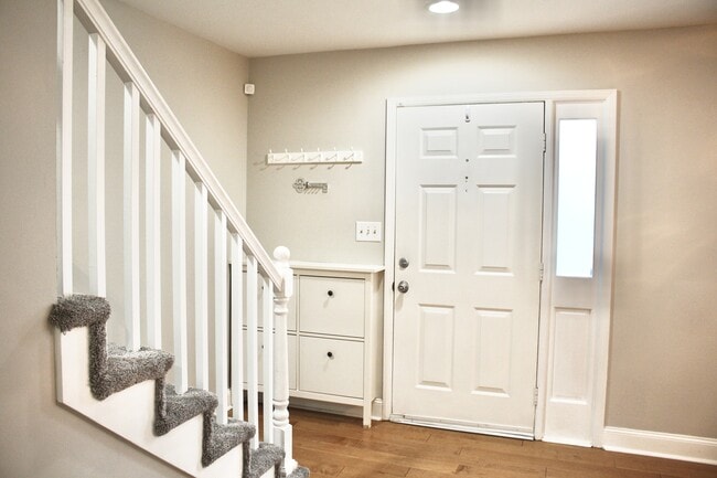 Building Photo - 4858 Riverwood Pl