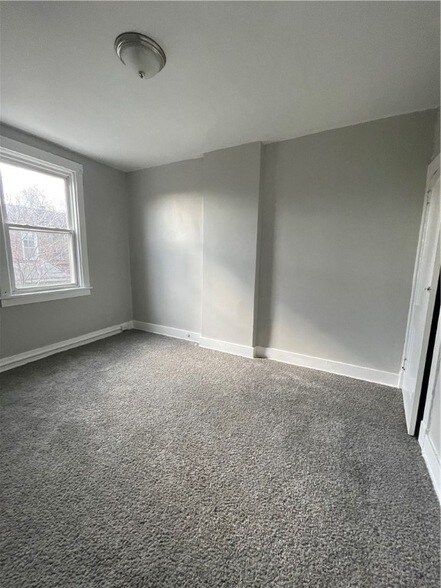 Building Photo - 708 Webster Terrace