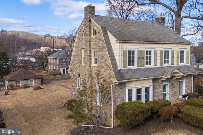 Building Photo - 1329 Olive St