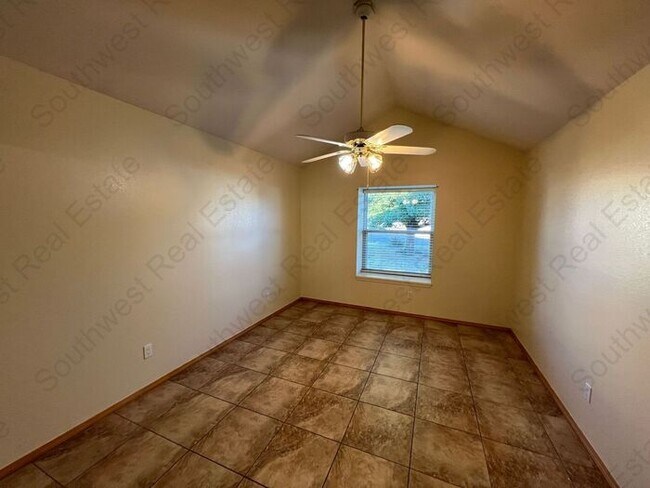 Building Photo - Beautiful 2 Bedroom 2 Bathroom Home- Colonial Park Area