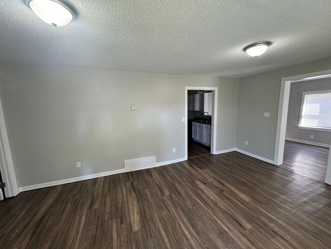 Building Photo - 4628 Windward Dr