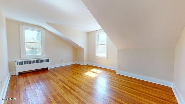 Building Photo - 63 Wellington Ave