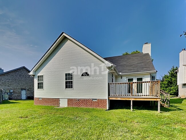 Building Photo - 620 Creekfront Dr