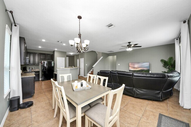 Building Photo - 1601 Bel Riposo Ln