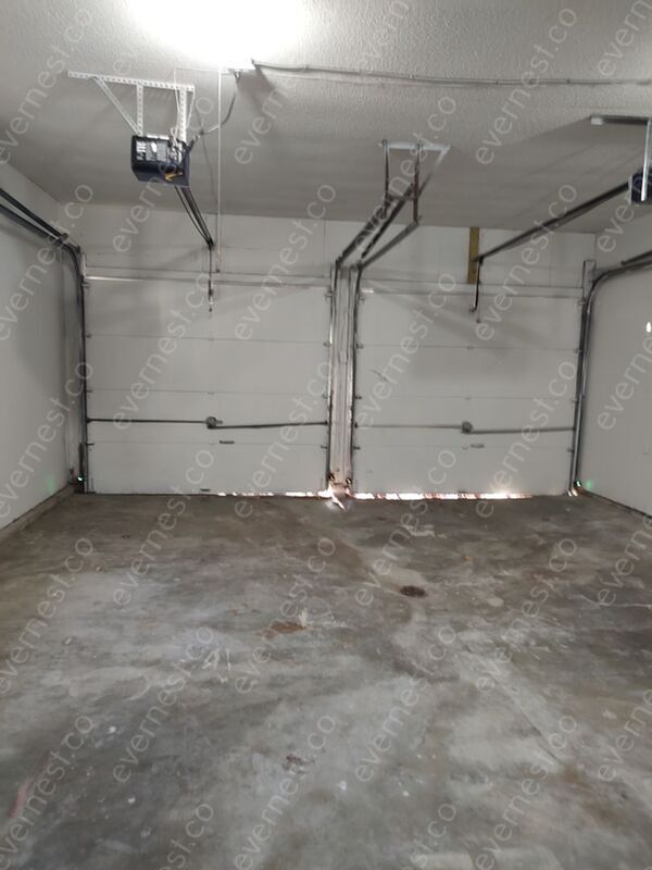 Building Photo - 916 Dorton Ln
