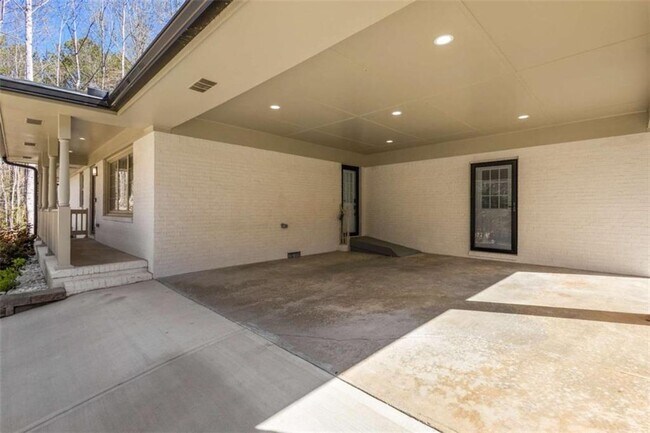 Building Photo - 5109 Dogwood Hills Dr