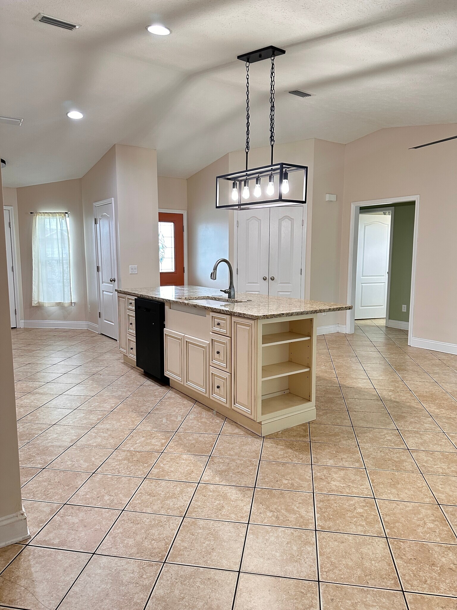 Building Photo - 603 Diamonte Cir