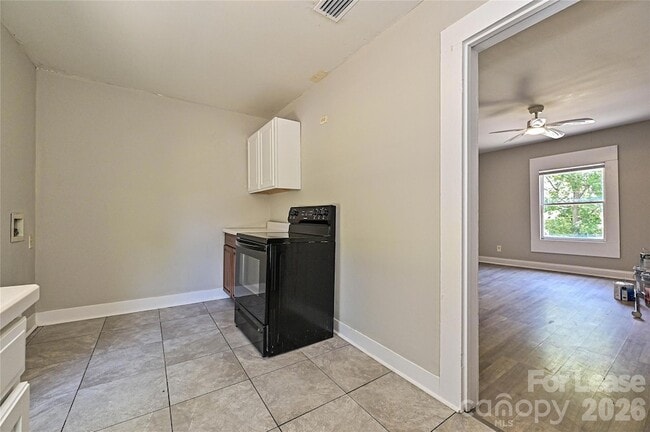 Building Photo - 708 S Hayne St