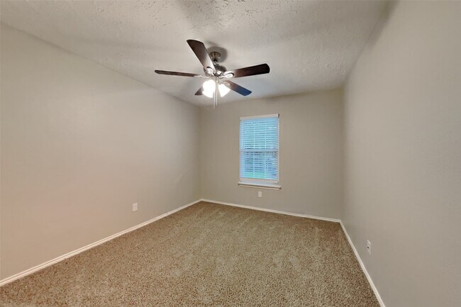 Building Photo - 16318 Elmwood Point Ln