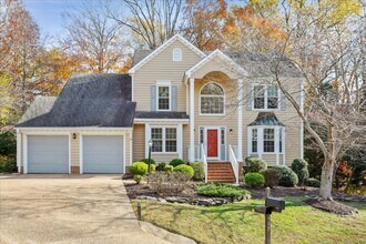 Building Photo - Kingsmill Gem