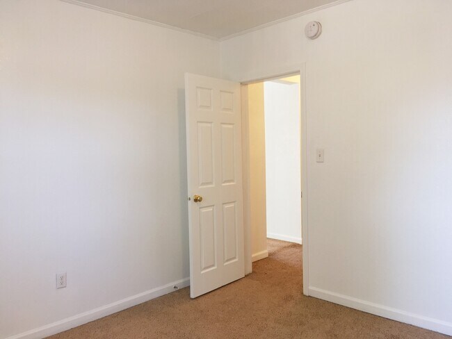 Building Photo - Pet Friendly 3 Bedroom Charmer located beh...