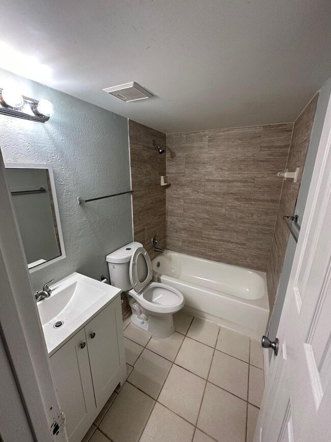 Building Photo - 6031 10th Ave N