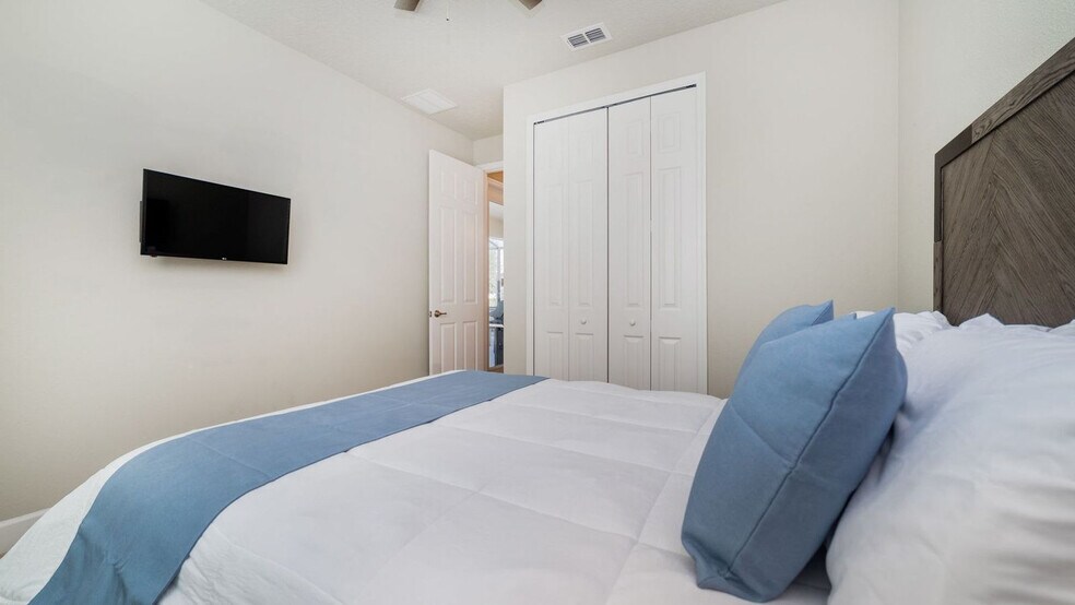 Building Photo - 6008 Oak Grn Lp