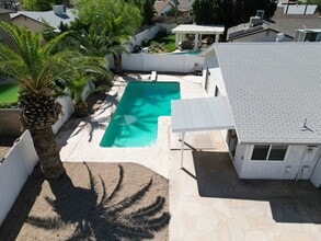 Building Photo - 639 W Grove Cir