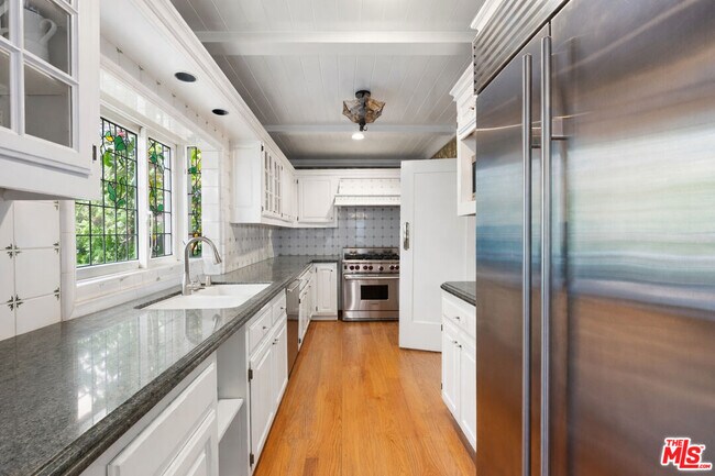 Building Photo - 1625 Opechee Way