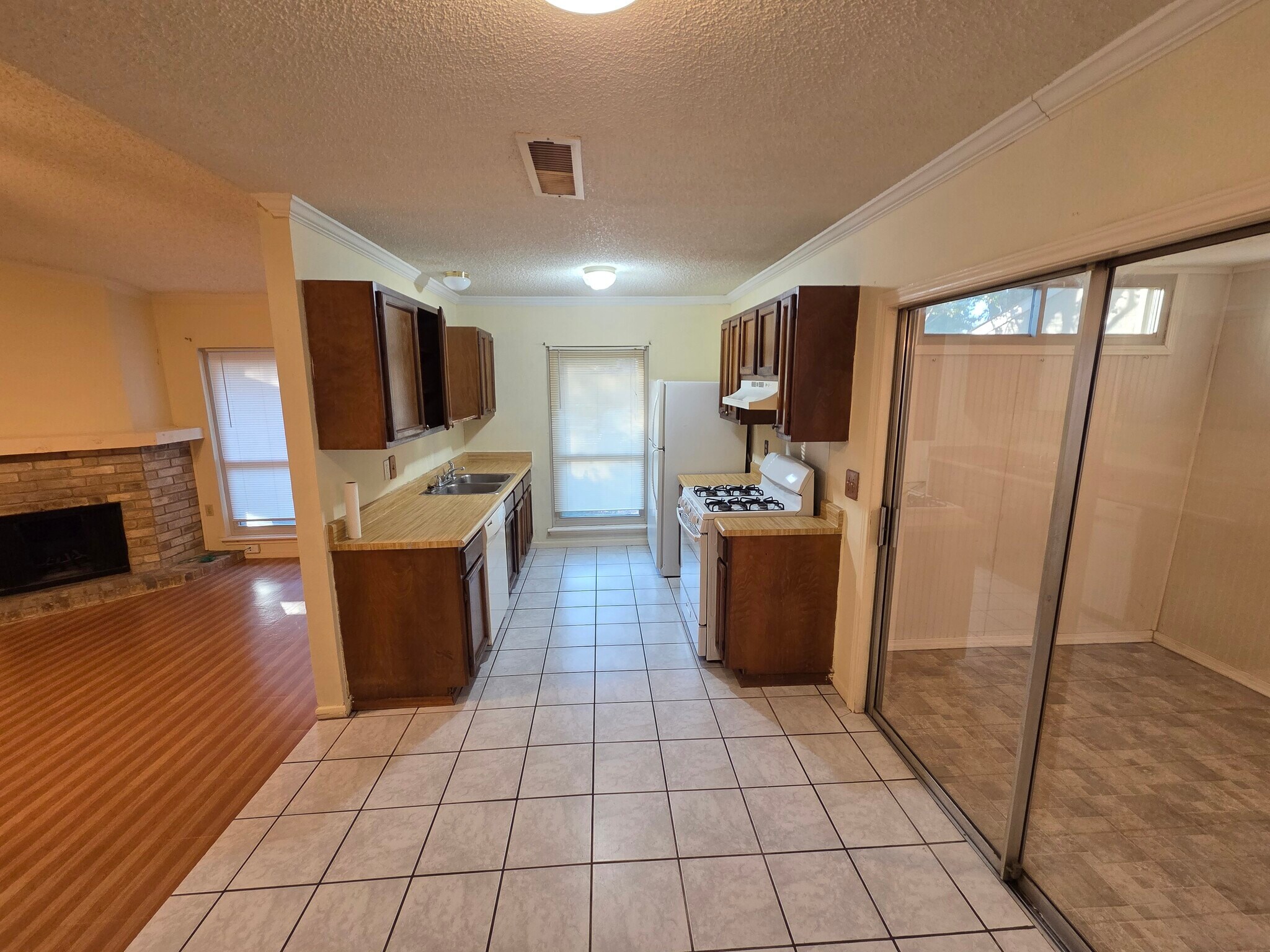Kitchen - 9414 Misty Meadows