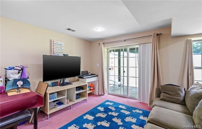 Building Photo - 5 Case Ct