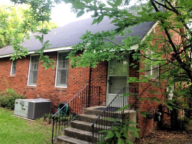 Building Photo - 1458 Watson St