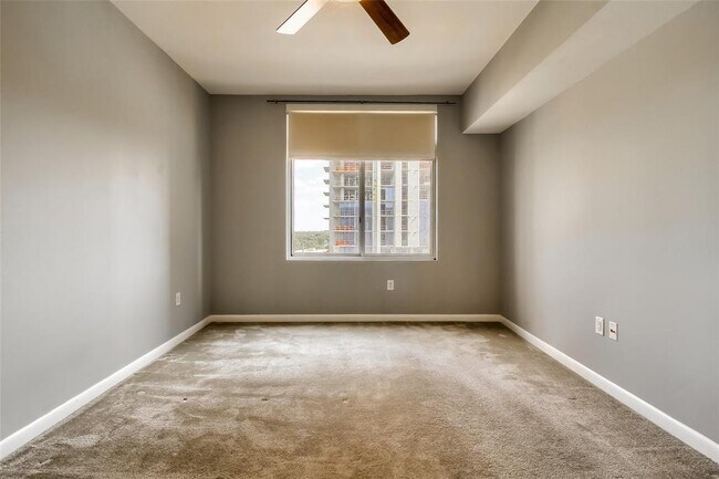 Building Photo - 54 Rainey St