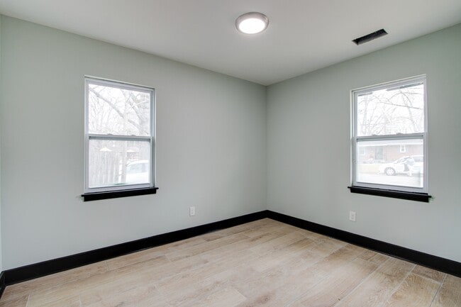 Building Photo - 1669 Baine Ave