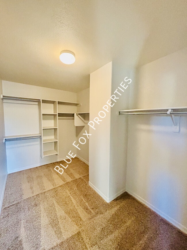 Building Photo - 5858 E Sanderling Dr