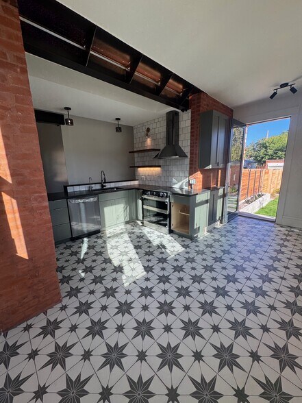 kitchen from sunroom - 2635 W 33rd Ave
