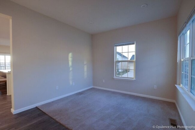 Building Photo - Gorgeous 3 Bed 3.5 Bath Fairborn Home!