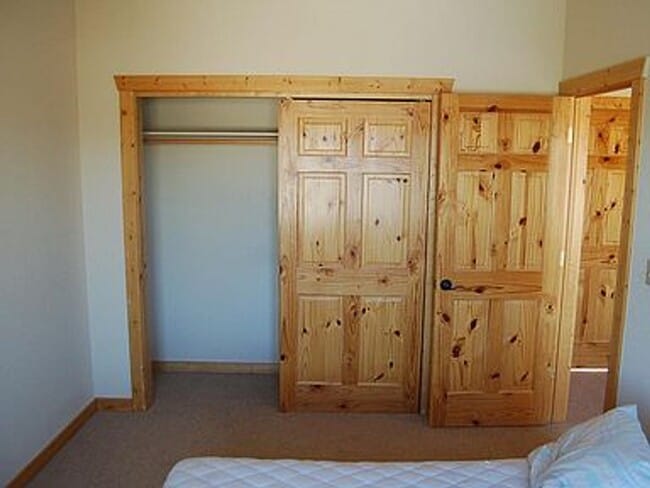 Building Photo - Granby Town House For Rent
