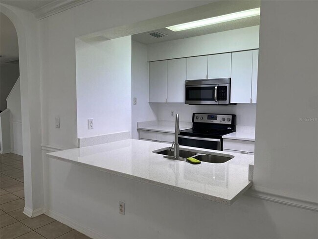 Building Photo - 641 Kensington Lake Cir