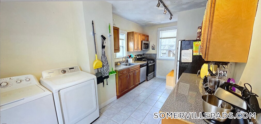 Building Photo - 6 Lincoln Ave