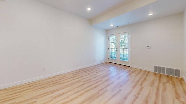 Building Photo - 1108 W 250 S