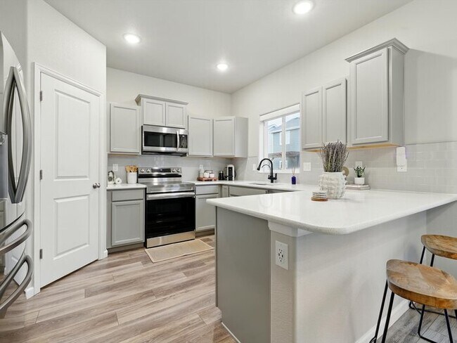 Building Photo - 10488 Castor Dr